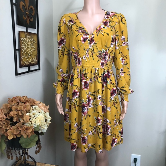 Xhilaration Dresses & Skirts - Xhilaration V-neck Floral Mini Dress SZ L